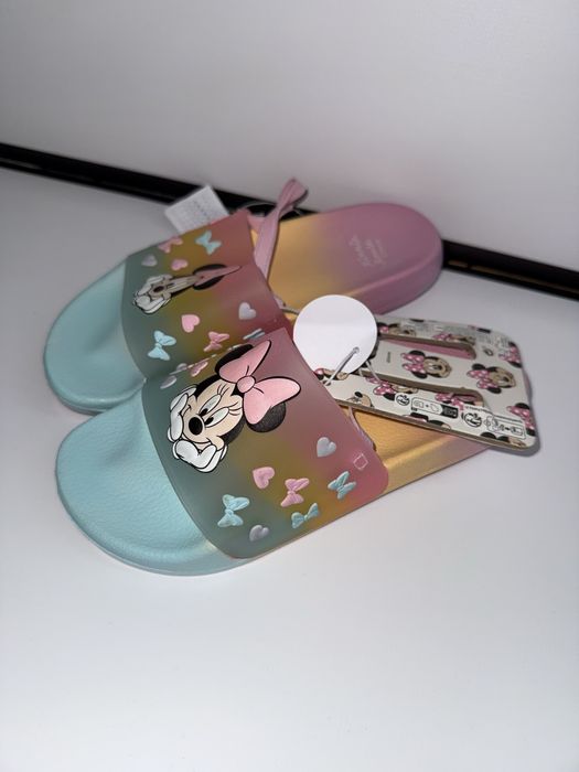 Шльопки для дівчинки