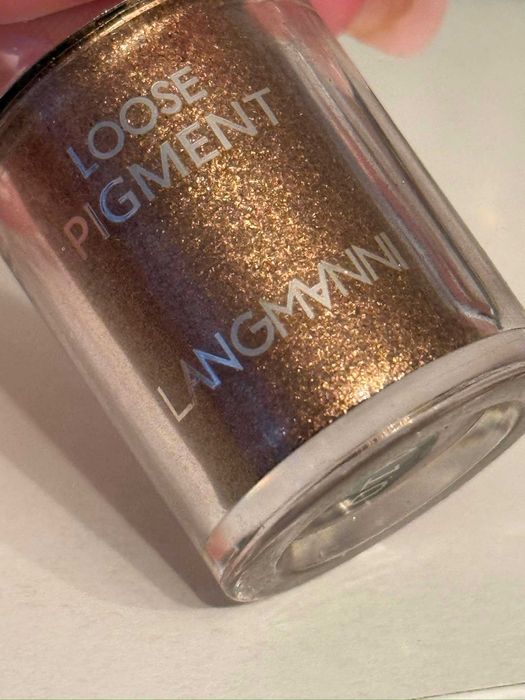Sypki pigment do oczu