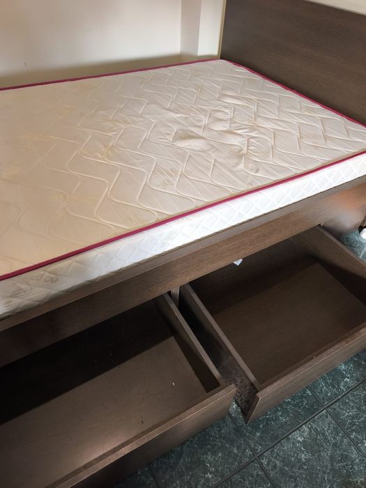 Cama de casal 140x190 com 4 gavetões