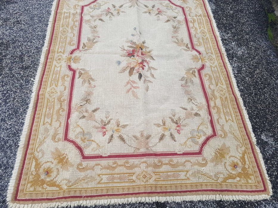 Tapete Arraiolos antigo 120x 178cm