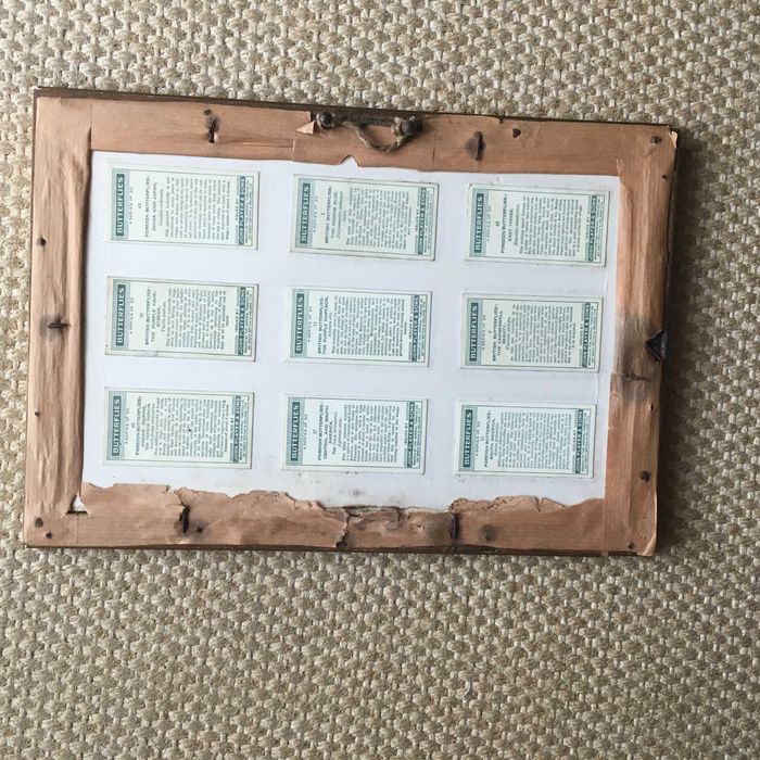 Incensário em latão muito antigo e quadro com borboletas