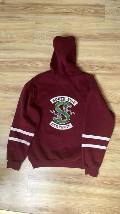 Bordowa bluza Riverdale