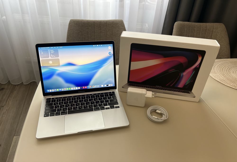 Macbook Pro M1 256гб 88%