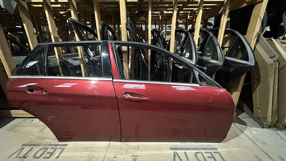 Двери передние задние ляда Мерседес w212 универсал седан