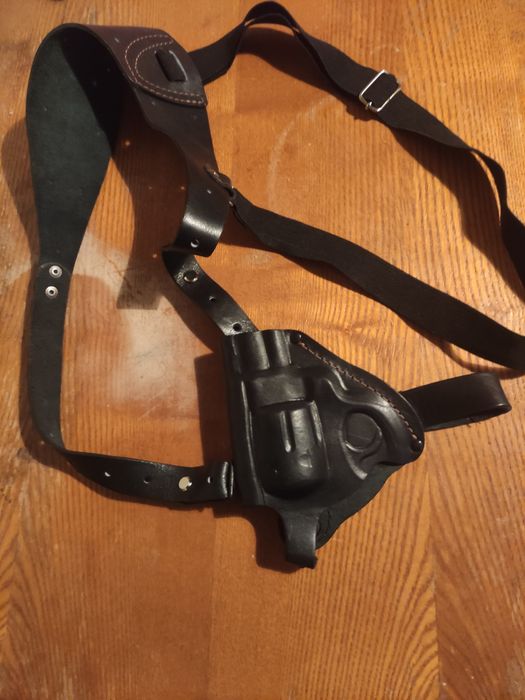 Кобура кожаная под леволвер