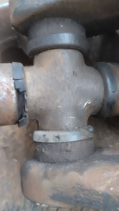 Хрестовина гук кардан