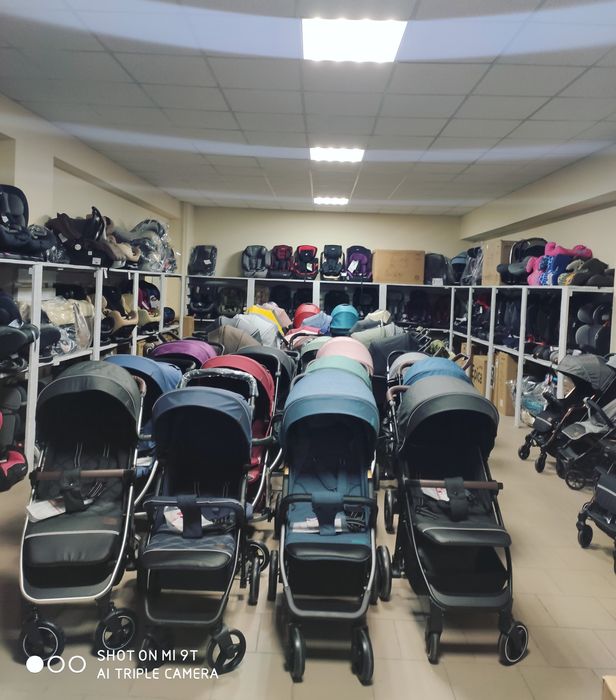 Детская прогулочная коляска Carrello Bravo