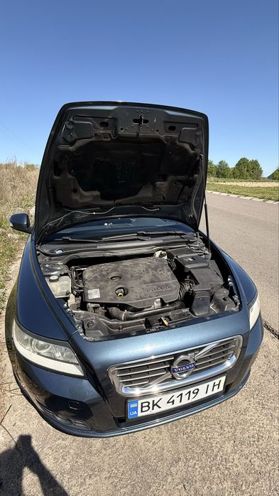 Продам VOLVO V50 2010-2011