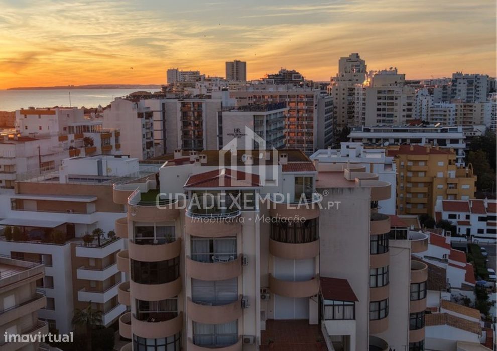 VENDE-SE PENTHOUSE DE LUXO – COMO NOVO - 1. ª Linha da Praia da Rocha