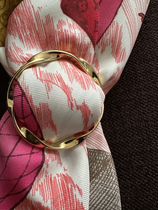 Pierscionek do apaszki i chusty