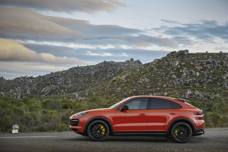 Porsche Cayenne Coupé E-Hybrid foto 2