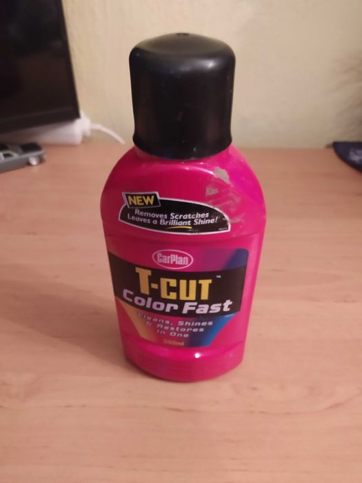 Woski do lakierów samochodowych