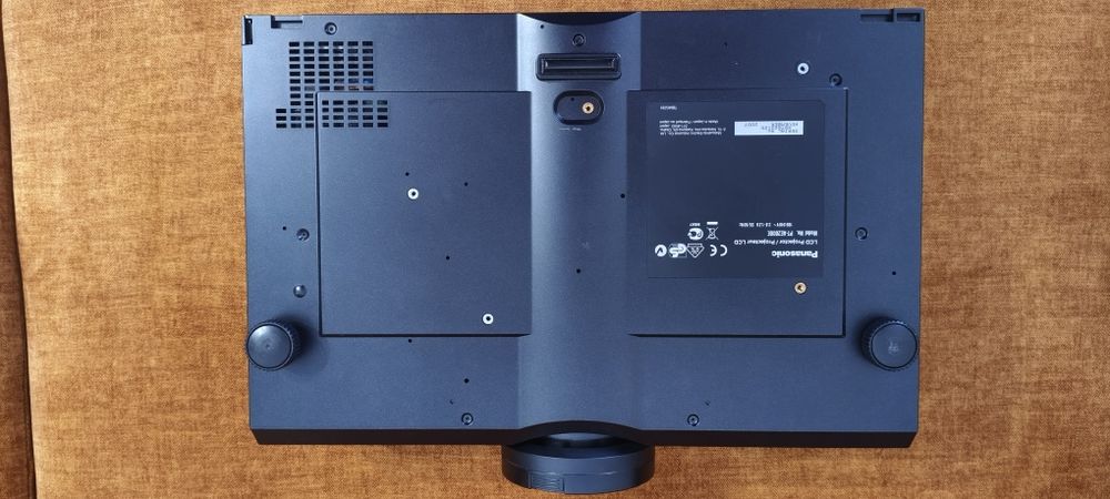 Projektor Panasonic PT‑AE2000E – Full HD do kina domowego