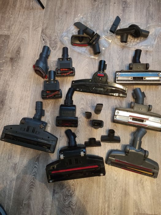 Щётки для пылесоса.