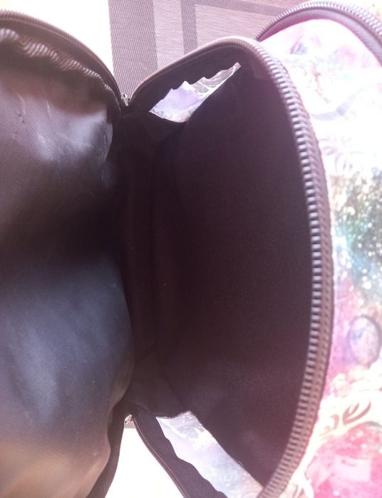 Mala escola como nova