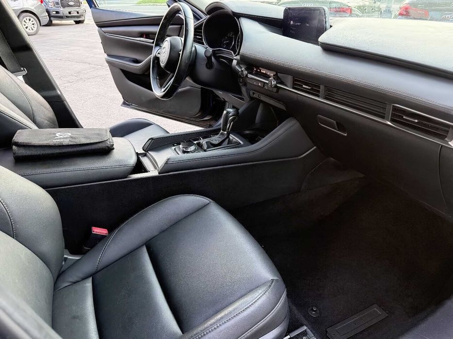 Mazda 3      2021
