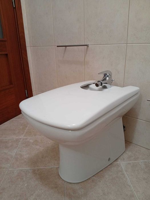Sanita e bidé WC em muito bom estado