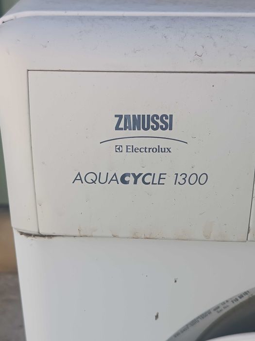 Maq lavar roupa Zanussi aquacycle 1300 avariada