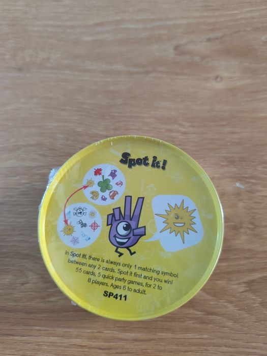 Jogo tabuleiro spot it / dobble