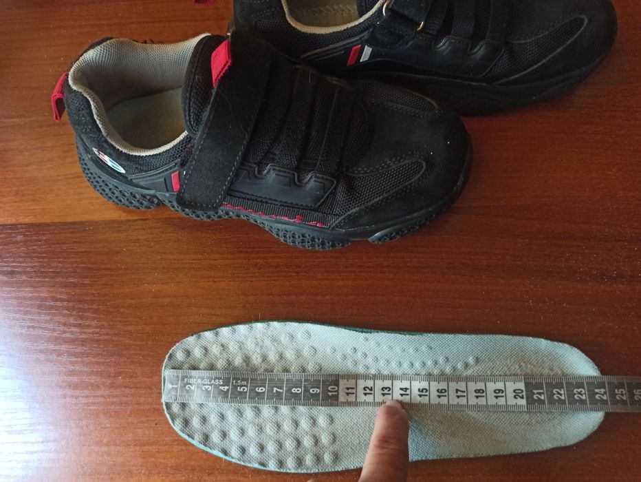 Кросівки 36 розмір