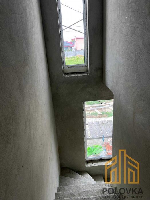 Продаж 2-поверхового дуплексу, Садовий