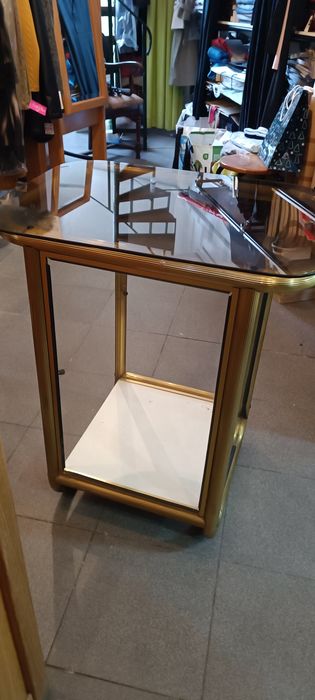 Mesa de apoio/vitrine