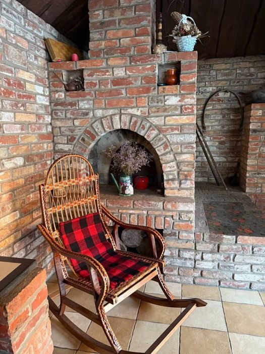 Продам дом 200 м2 с бассейном и баней в начале Обуховки.