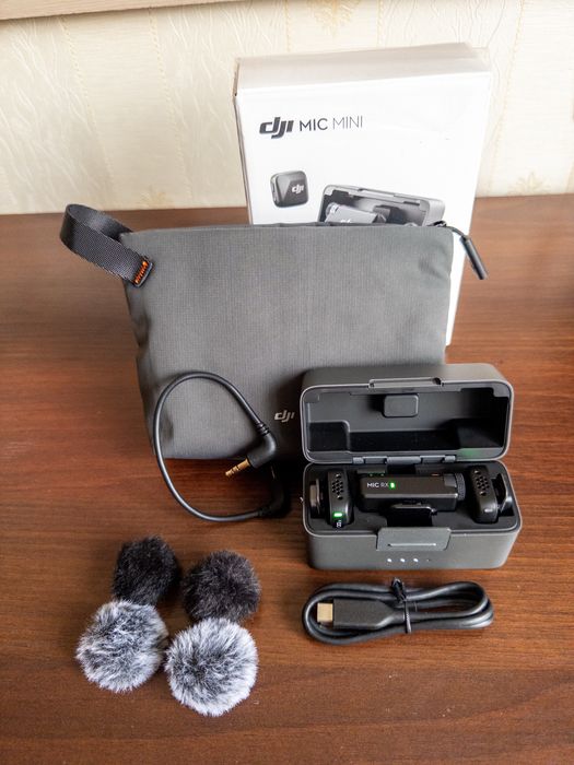 DJI Mic Mini (2 передатчика + 1 приёмник + кейс)