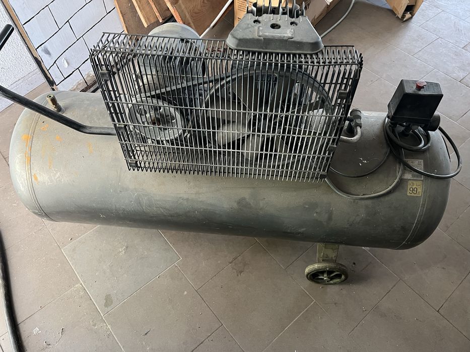 Compressor trifasico