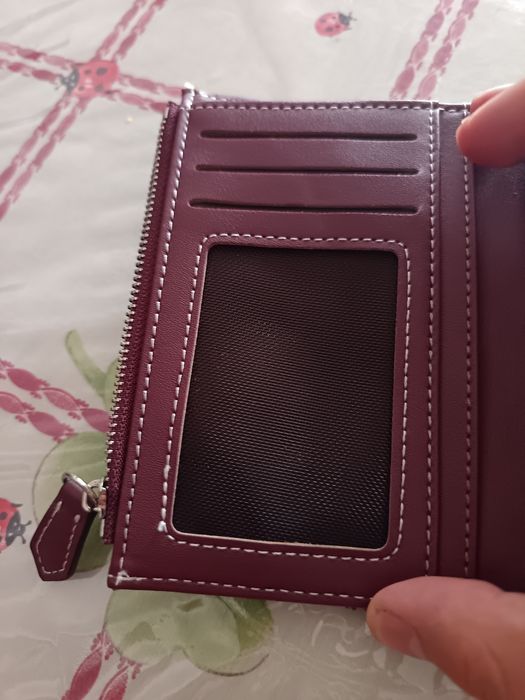 Carteira mulher cor castanho e verde ( Portes grátis)