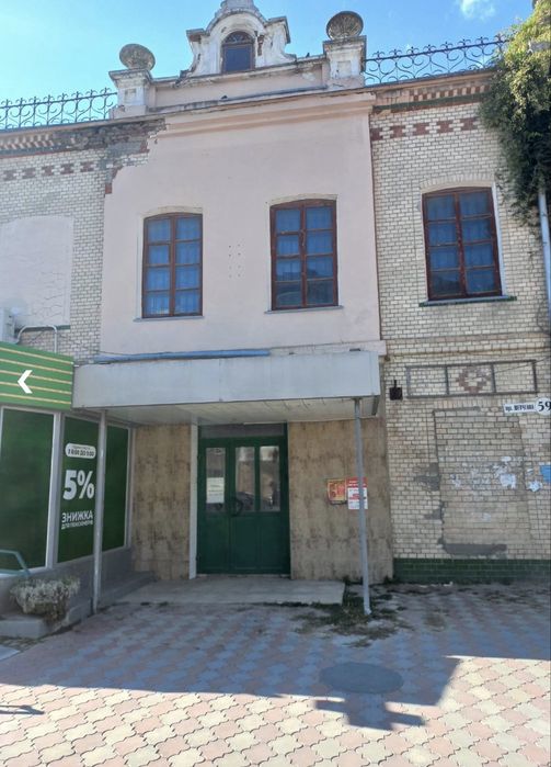 Продаж нежитлового приміщення 264,4 м² у центрі м. Дунаївці