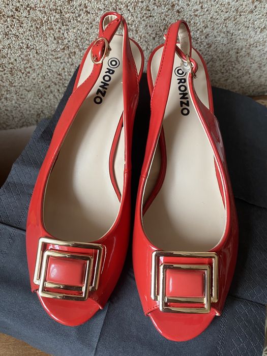 Босоніжки коралові