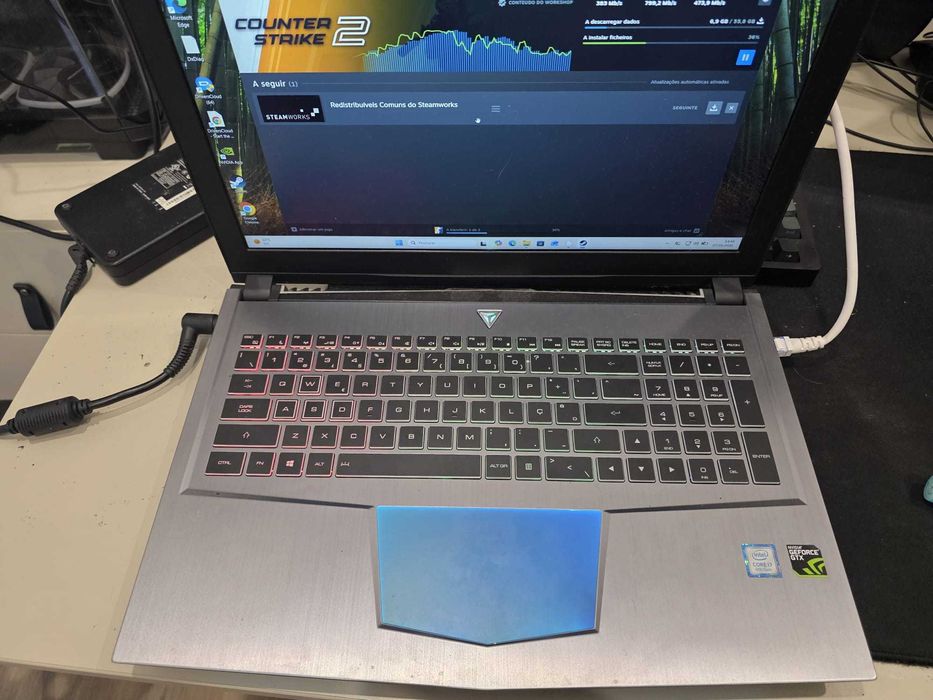 Portatil clevo com i7 8750h + gtx 1070 16gb ram ddr 2400mhz ssd250gb + hdd 1tb