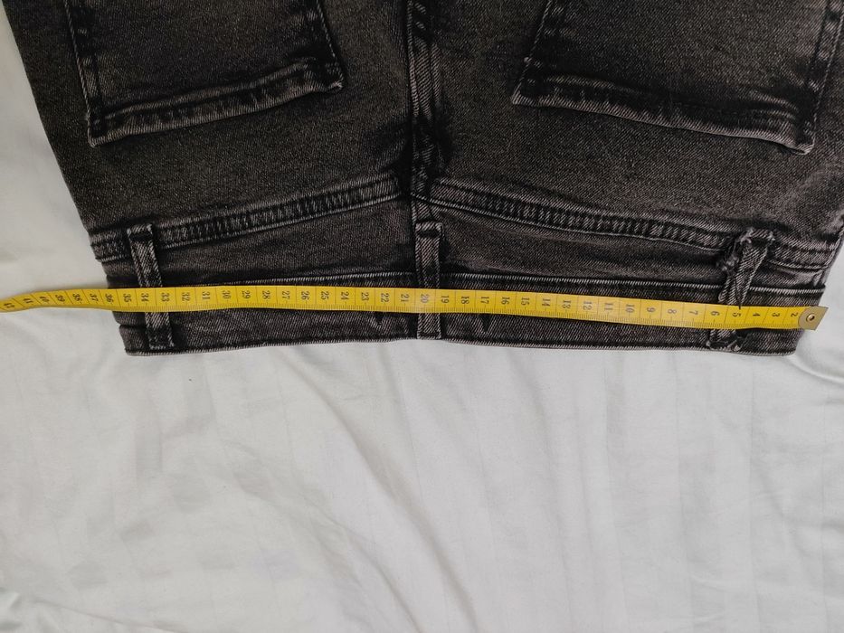 Джинсы серого цвета