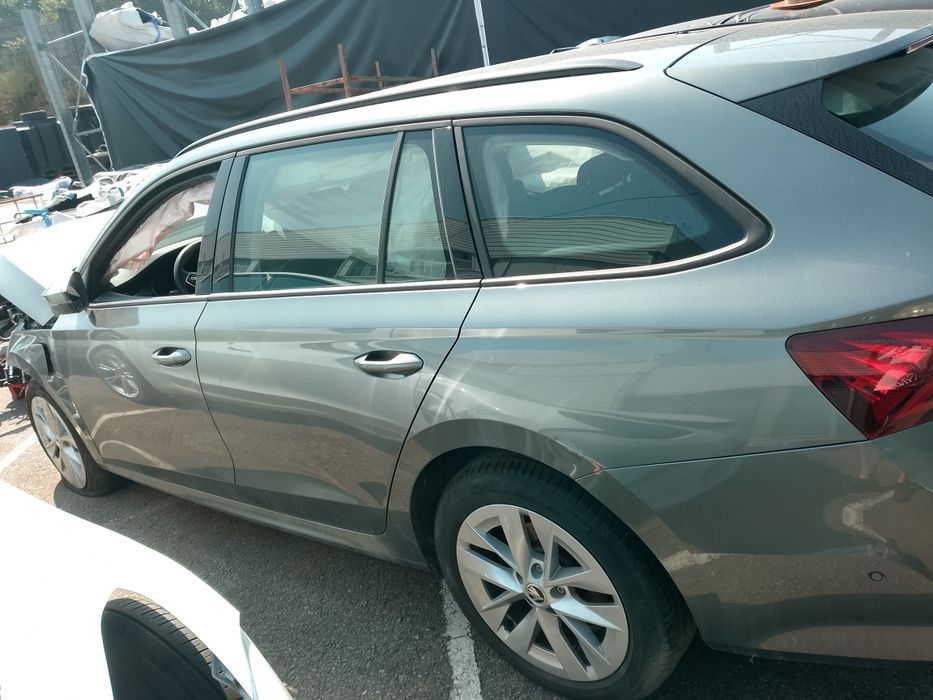Skoda Octavia IV combi 1.4 Tsi gasolina/ elétrico para peças