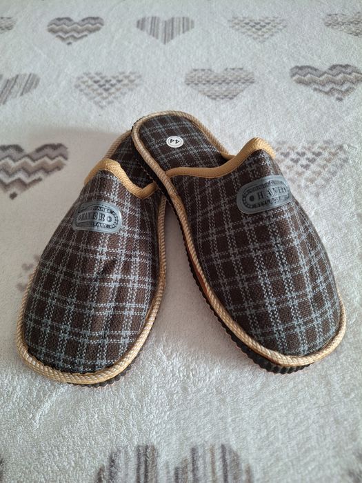 Kapcie męskie nowe, r. 44
