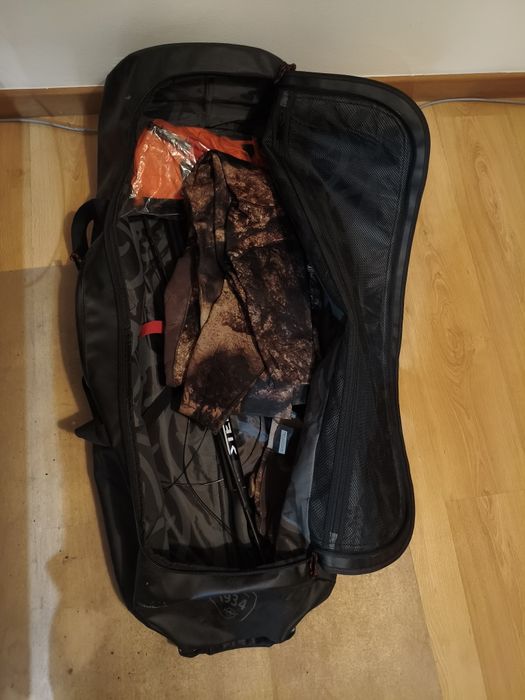 Material Caça Submarina (Fato, Arma, Saco e Bóia) Excelente Estado