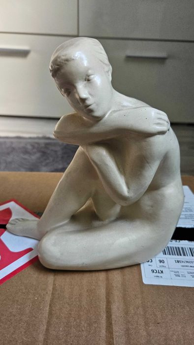 PRL figurka sygnowana