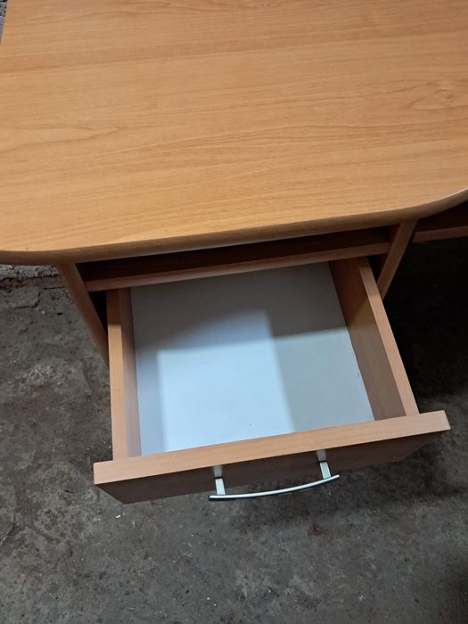 Biurko młodzieżowe