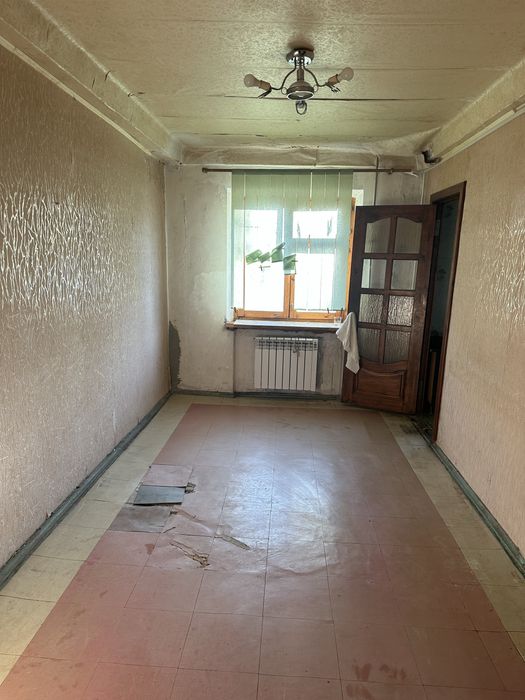 Продам 3 кімнатну на 8 Березня