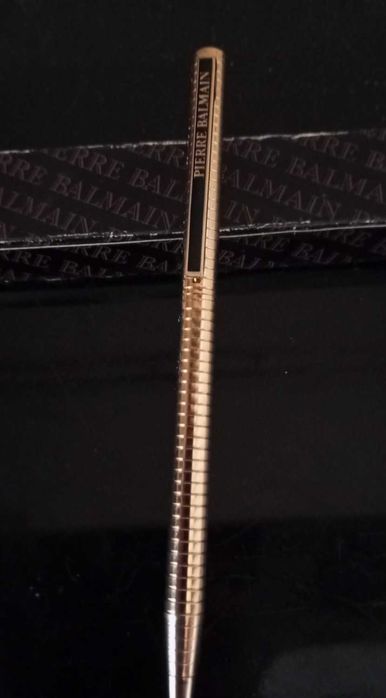 Antiga caneta esferográfica Pierre Balmain