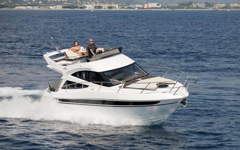 Яхта Galeon 340 FLY
