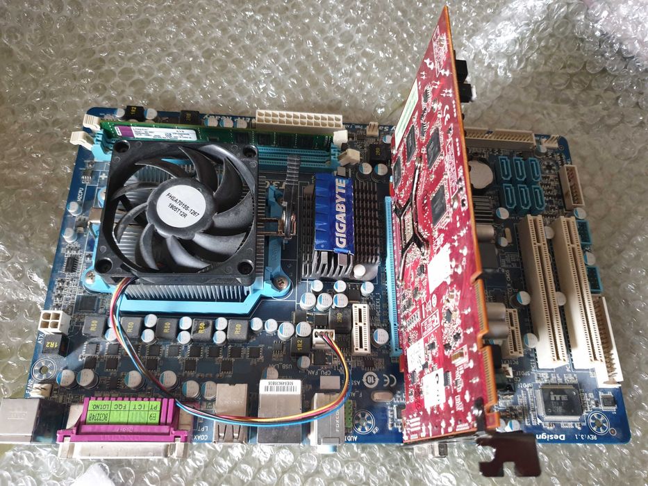 Płyta główna i karta grafiki PC Gigabyte GA-770T D3L  Ati Radeon FirePro DDR 4 4gb Kingston