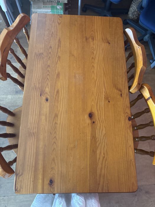 Mesas e Cadeira em Pinho