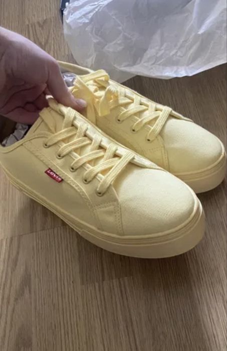 Кеди Levis розмір 37