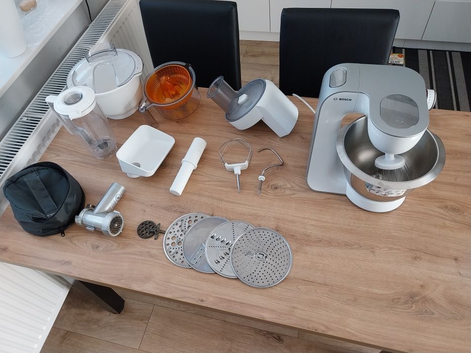 Sprzedam robota kuchennego Bosch MUM5