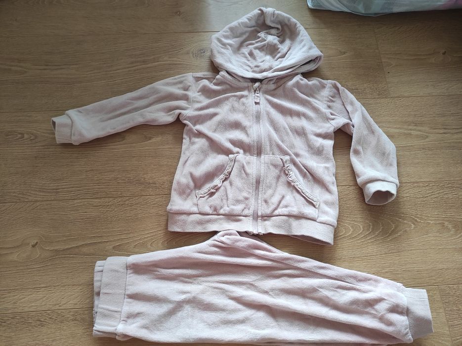 Dres h&m 98 miły w dotyku pudrowy róż z kapturem