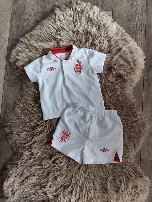 Balo czerwony komplet bluzka + spodenki r.74