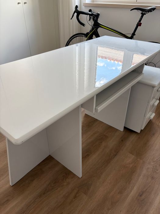 Secretária + bloco 3 gavetas