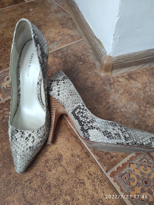 Взуття жіноче в хорошому стані